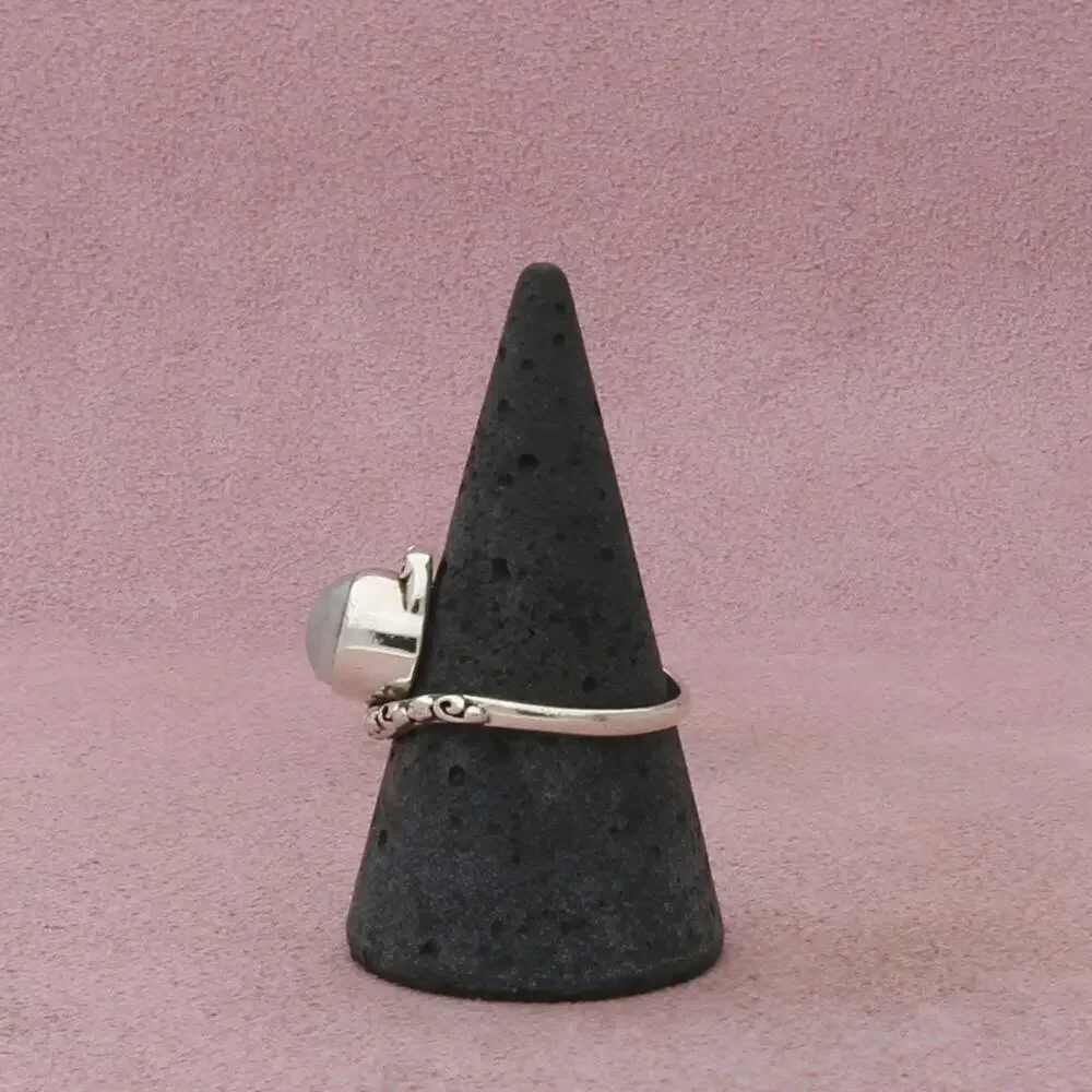 sterling silver moonstone cabochon ring size 9
